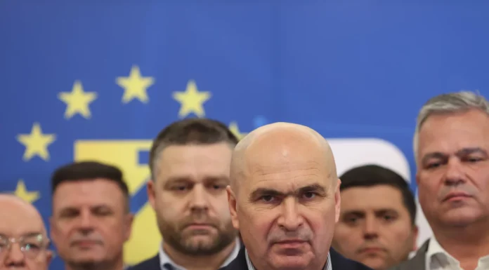 Liberalii se strâng la Vila Lac ca să decidă cine ia Educația. Bolojan va cere vot de încredere în partid – SURSE