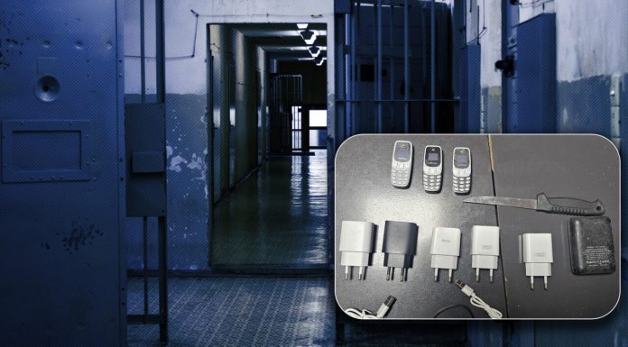 Ce ascund deținuții din penitenciare. Telefoane, încărcătoare, arme albe. Ce au mai găsit polițiștii în pachetele deținuților și care sunt pedepsele