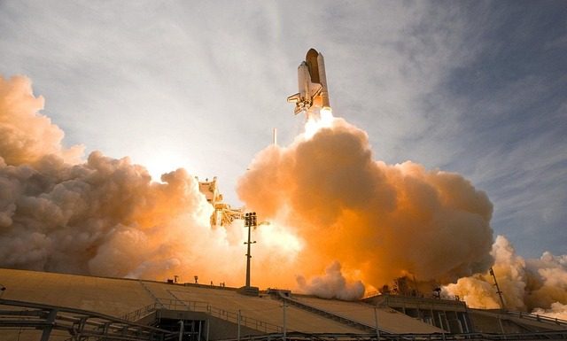 Se pregătește o fuziune uriașă. Noua companie va avea inteligență artificială, rachete și internet spațial