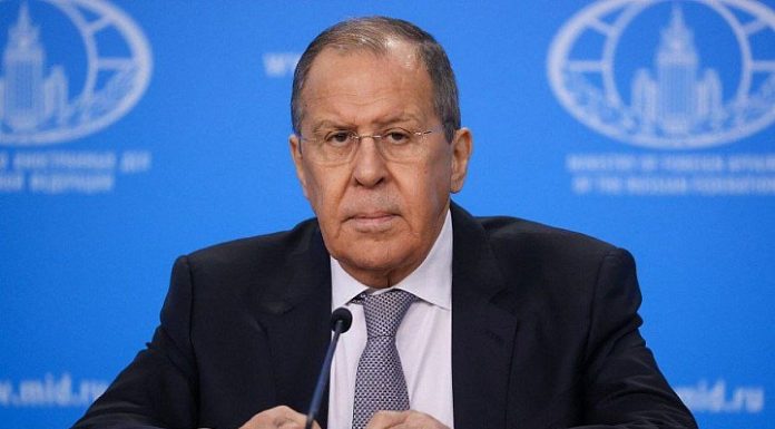 Rusia avertizează din nou că forţele străine din Ucraina vor fi „ţinte legitime”, dar laudă eforturile lui Trump de a face pace