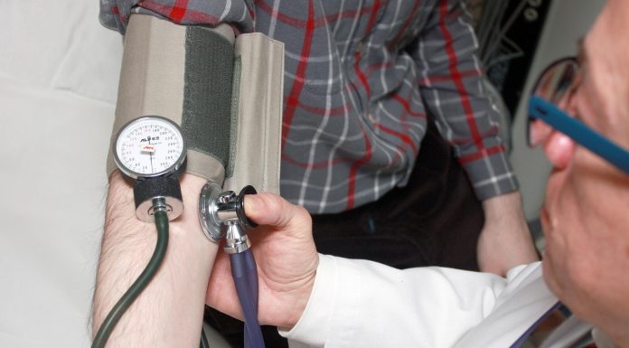 Aproape jumătate din potențiali pacienți sunt pierduți de clinicile medicale din România la primul apel telefonic. Prețul nu este principalul motiv pentru care pacienții renunță la o programare – Studiu