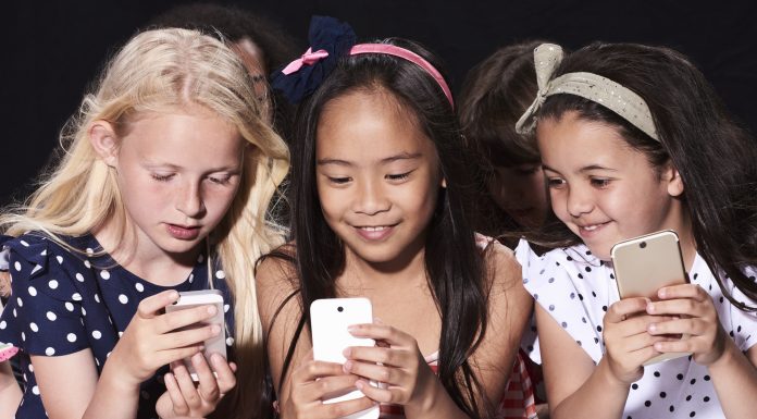 Ce poate învăța România din „experimentul” Australiei referitor la interzicerea rețelelor sociale pentru minori