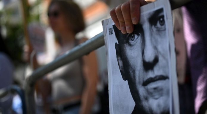 CEDO condamnă Rusia cu privire la ”tratamente inumane” şi ”detenţie ilegală” a opozantului defunct Aleksei Navalnîi căruia-i acordă despăgubiri morale în sumă de 26.000 de euro. Moscova refuză să plătească