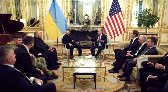 FT: Ucraina acceptă planul propus de SUA şi europeni pentru aplicarea unui armistiţiu. Cadrul presupune mai multe niveluri de intervenţie în cazul nerespectării, inclusiv militară, cu implicarea americanilor