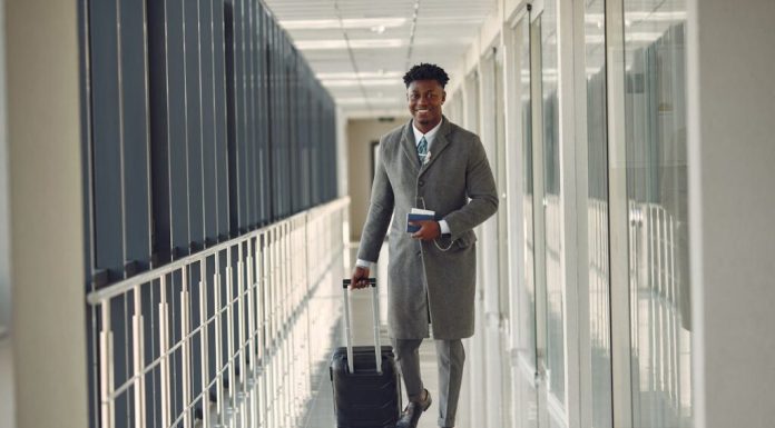 Călătorii de business simplificate de la primul pas până la îmbarcare (P)