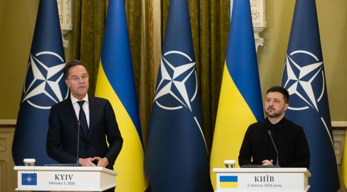 Zelenski acuză Rusia a încălcat „armistițiul energetic“ cerut de Trump. „Nimeni nu are de gând să cedeze“. Alertă aeriană la Kiev în timpul vizitei șefului NATO