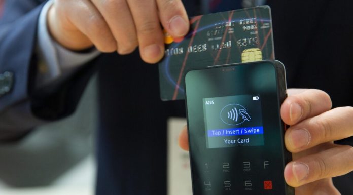 Cum fură hoții de buzunare fără să atingă victima