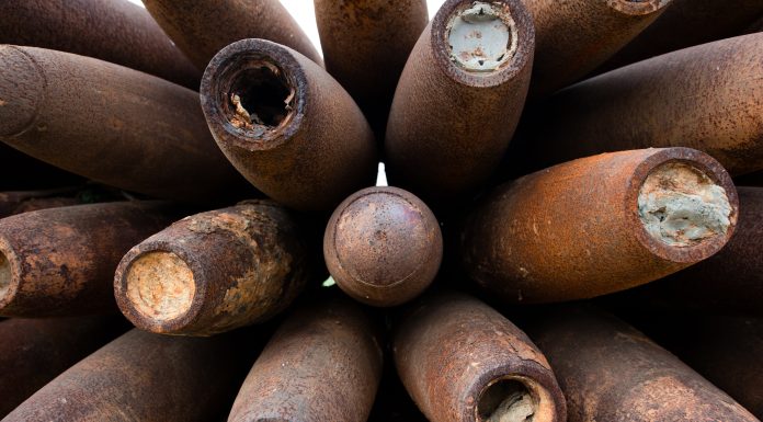 Un pacient cu un obuz nemțesc de 20 de centimetri înfipt în rect a evacuat un spital întreg. Situație „explozivă”