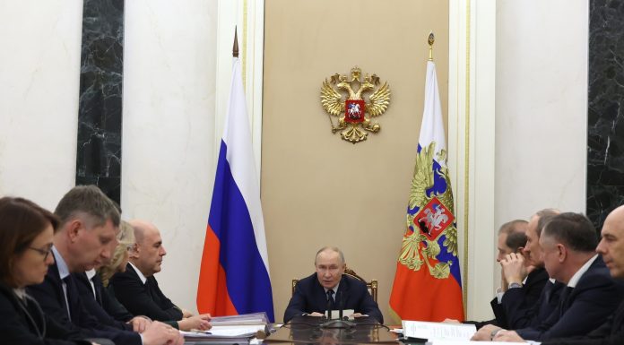 Creşterea economică a Rusiei a încetinit puternic în 2025, la 1%, anunţă Vladimir Putin