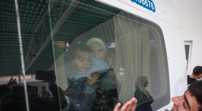 Douăsprezece persoane, cinci răniţi şi şapte însoţitori, au intrat din Fâşia Gaza în Egipt în prima zi a deschiderii foarte limitate a punctului de trecerea frontierei de la Rafah