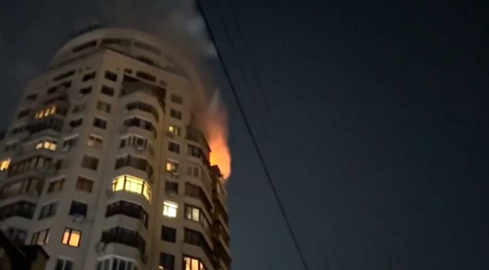 Atac masiv rusesc cu rachete balistice și sute de drone asupra Kievului. Cel puțin trei victime și blocuri de locuințe, puternic avariate în plin ger