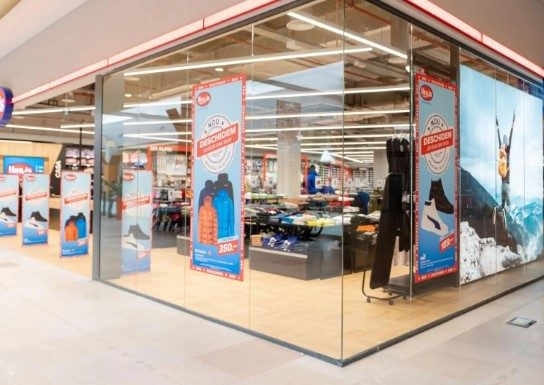 Lanț de magazine dispare din România. Cine vine în loc