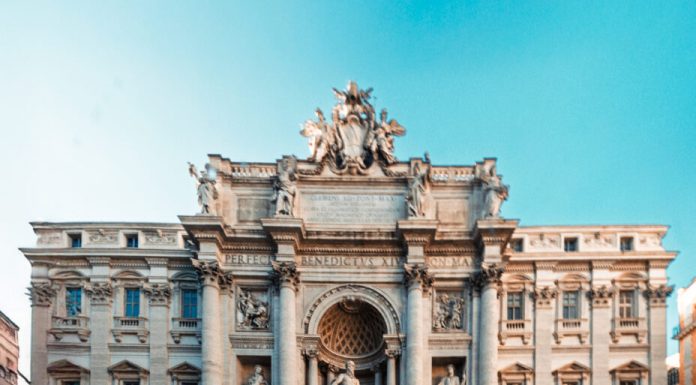 Câți bani trebuie să plătească turiștii pentru a se apropia de Fontana di Trevi. Decizia autorităților din Roma a intrat în vigoare la 1 februarie