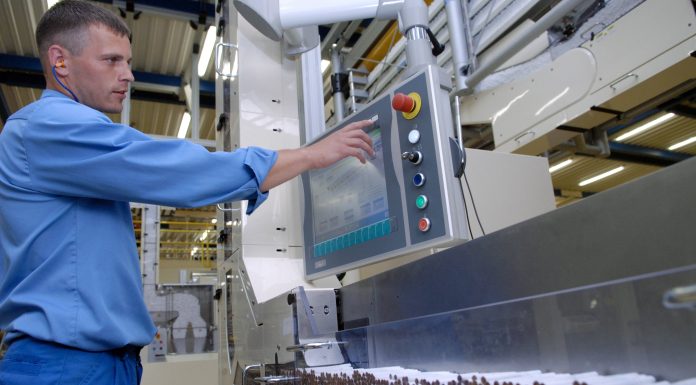 Parchetul European: O fabrică ”fantomă” din Italia producea țigări de milioane de euro pe zi. Muncitorii erau moldoveni