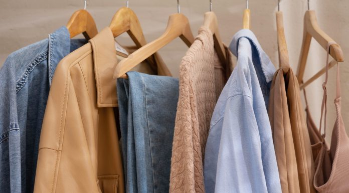 Garderoba capsulă – ce este și de ce este utilă. Cum să ai un stil minimalist, eficient și mereu la modă