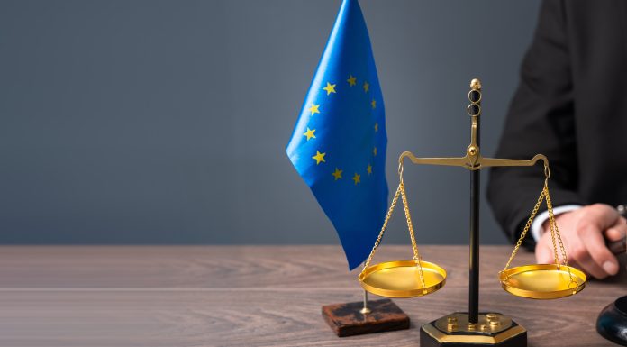 Instanța Supremă îl pârăște pe Bolojan la Curtea de Justiție a UE. Legea pensiilor speciale i-ar discrimina pe magistrați