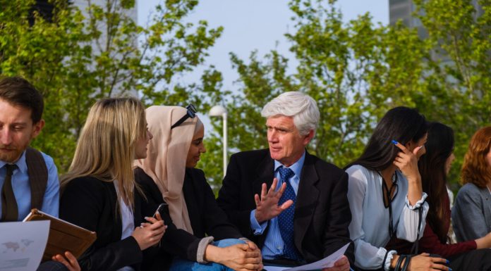 Țara în care se vorbesc peste 840 de limbi. Cum reușesc să se înțeleagă oamenii