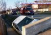 O familie din Bistrița-Năsăud a ajuns la spital după ce a intrat cu mașina într-un cap de pod. Accidentul a fost filmat