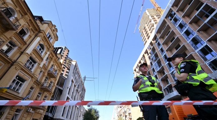 Atac armat în Kiev. Cel puțin cinci persoane au murit