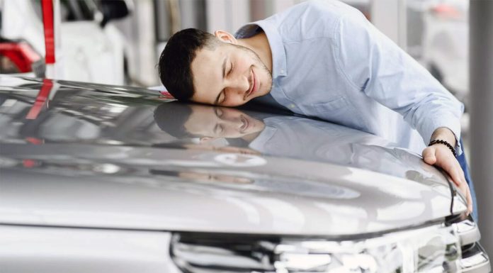 Cât te costă să ții o mașină în 2026: De la RCA, la revizii și carburant. Calcul complet pentru un an