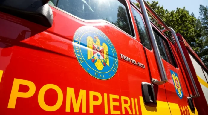 Bărbat găsit carbonizat într-o casă cuprinsă de incendiu în Onești