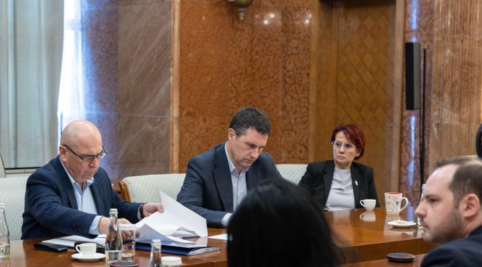 EXCLUSIV Despăgubirile mari cerute României pentru vaccin anti-COVID: Pfizer, dispusă să renunțe la penalități și să ofere medicamente în schimbul sumei datorate. Au avut loc deja discuții informale – surse