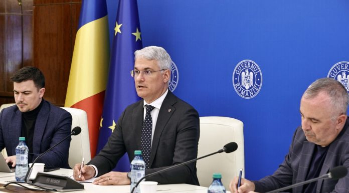 După ce sindicatele au protestat la poarta lui Bolojan, premierul l-a trimis pe Dragoș Pîslaru să vorbească cu ei. Ce au discutat