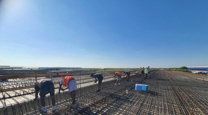 VIDEO Inspecție neanunțată pe singura autostradă construită în România de chinezi: Număr mare de muncitori aduși pe șantier de Paște, dar autoritățile tot cer viteză mai mare