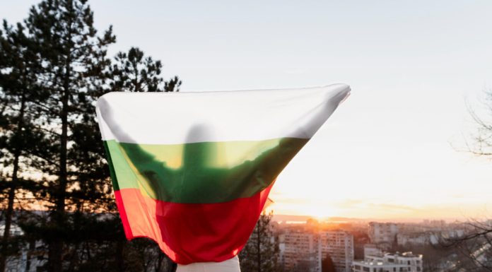 Alegeri cruciale în Bulgaria: lupta pentru putere care poate schimba direcția țării. Miza, direcția Sofiei între UE și Rusia