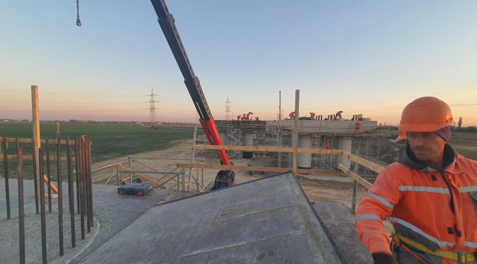 VIDEO Umbrărescu pune viaduct peste lacul Cernica