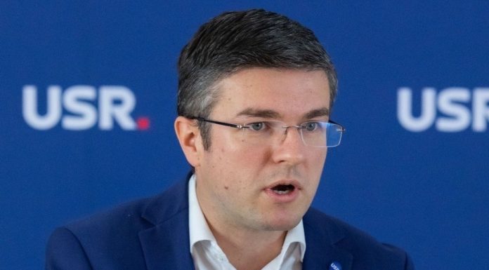 Irineu Darău (USR): A trecut vremea în care un ministru poate pune mâna pe telefon şi, pe linie politică, dă ordine unde n-are voie să dea ordine