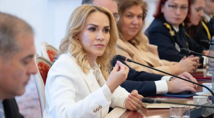 Gabriela Firea susține alianța PSD – AUR împotriva lui Bolojan: ”Moțiunea de cenzură este ieșirea din acest blocaj politic fără precedent”