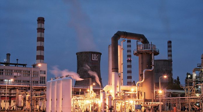 AIE: Piața petrolului ar putea intra într-o fază critică în următoarele luni