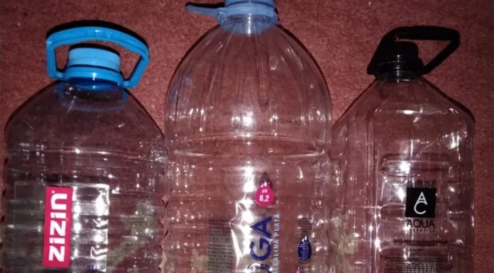 Ce faci cu bidoanele de 5 litri? Sistemul SGR din România nu permite reciclarea lor