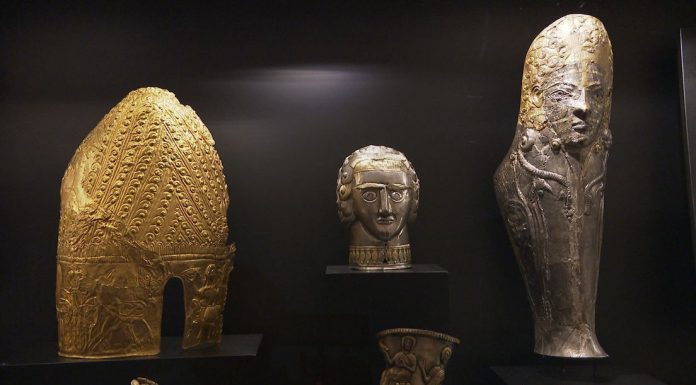 Hoții de la Muzeul Drents au încercat să fure și coiful de la Cucuteni-Băiceni, evaluat la 3,2 milioane de euro