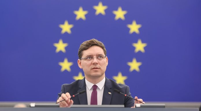 Vicepreşedintele PE Victor Negrescu solicită preşedintelui Consiliului European deschiderea negocierilor pe clustere pentru aderarea Republicii Moldova: Rezultatul alegerilor din Ungaria oferă o nouă fereastră de oportunitate pentru această decizie