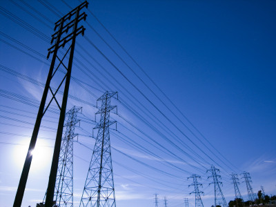 Măsuri UE pentru energie. Recomandări pentru protejarea consumatorilor vulnerabili în fața creșterii prețurilor la energie