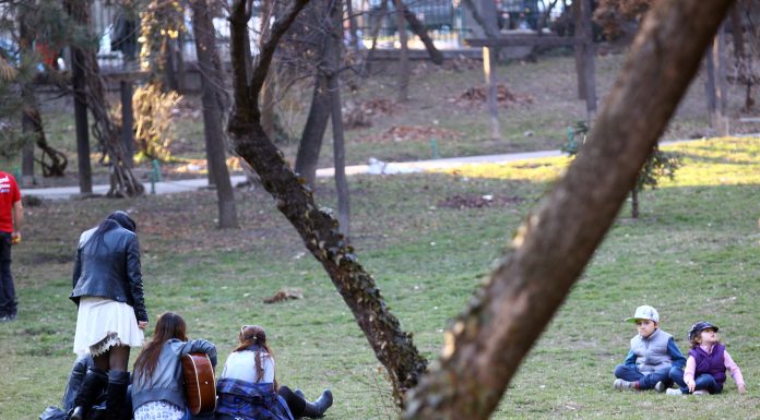 Vremea azi, 10 aprilie. Vreme mohorâtă în mare parte din țară. Unde vor fi peste 14 grade