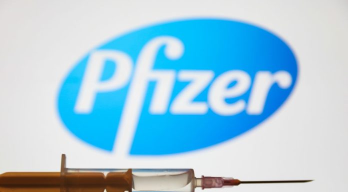 Negocieri tensionate la Washington, joi noapte. România încearcă să transforme datoria către Pfizer în medicamente