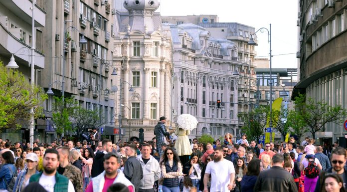 „Străzi Deschise” revine în București. Când devin pietonale Calea Victoriei și, în premieră, Strada Brezoianu