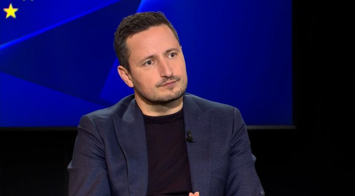 Nicu Ștefănuță: ”România are 5 crize majore. Ţara are o mie de probleme. Fuga de guvernare nu este una din ele”