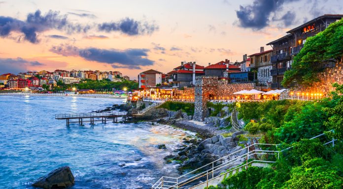 O destinație aflată lângă România este comparată cu Amalfi, însă la costuri mai mici. Bijuteria ascunsă de la Marea Neagră