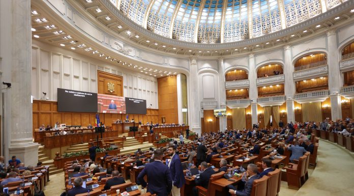 Scurt istoric al cursului leu/euro, la schimbările de premieri în România. Cele mai mari deprecieri din ultimii 10 ani