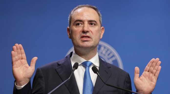 Ministrul Finanţelor: „Încă sper că PSD va lua decizia să nu retragă miniştrii din Guvern”