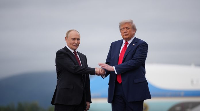 Putin se simte ignorat și îl trage de mânecă pe Trump. Ar vrea să facă pace în Ucraina, dar nu are cu cine vorbi