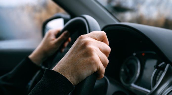 Concediat după ce a împins un pasager, un șofer din Elveția a câștigat procesul și va primi peste 6.000 de euro despăgubiri