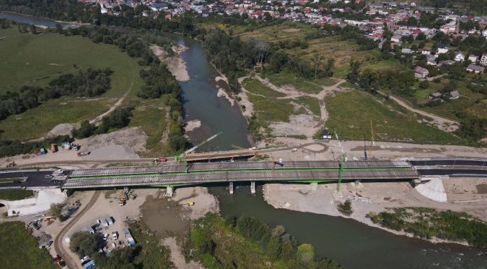 Podul peste Tisa dintre România și Ucraina, aproape de deschidere. Un kilometru a costat 50 de milioane de euro