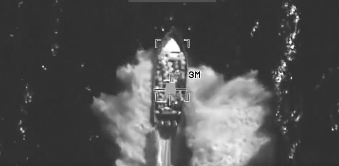 Un nou atac al armatei americane asupra unei ambarcațiuni suspectate de trafic de droguri în Caraibe. Trei persoane au murit