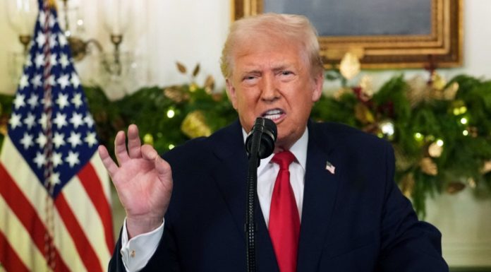 Trump acuză China că copiază „la scară industrială" modelele americane de inteligență artificială