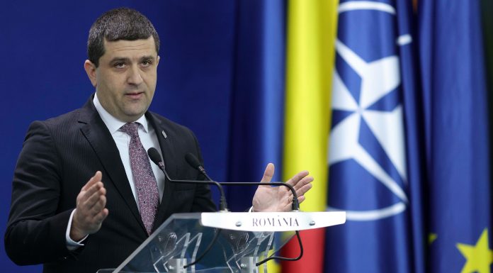Scenariile date de ministrul Apărării, referitor la rezolvarea crizei politice: Fie cineva va ceda, fie PSD merge cu AUR